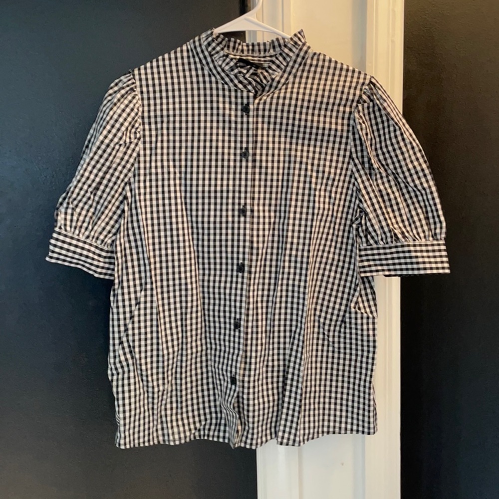 NWOT Short Sleeve Ruffle Collar Gingham Button Down